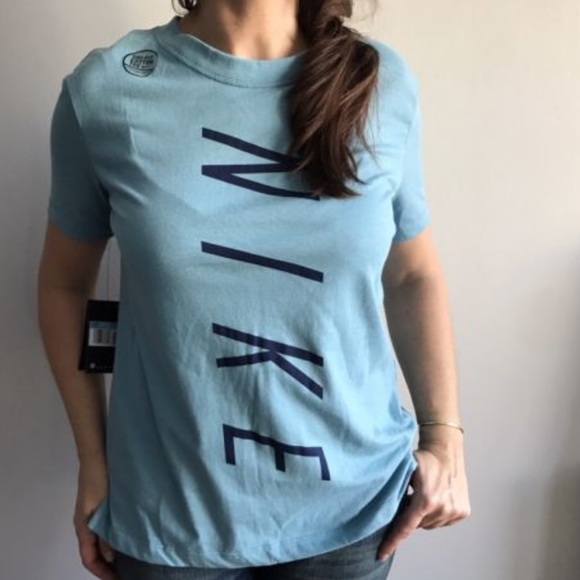 🌸 2 for $30 🌸 Nike top - Picture 4 of 4